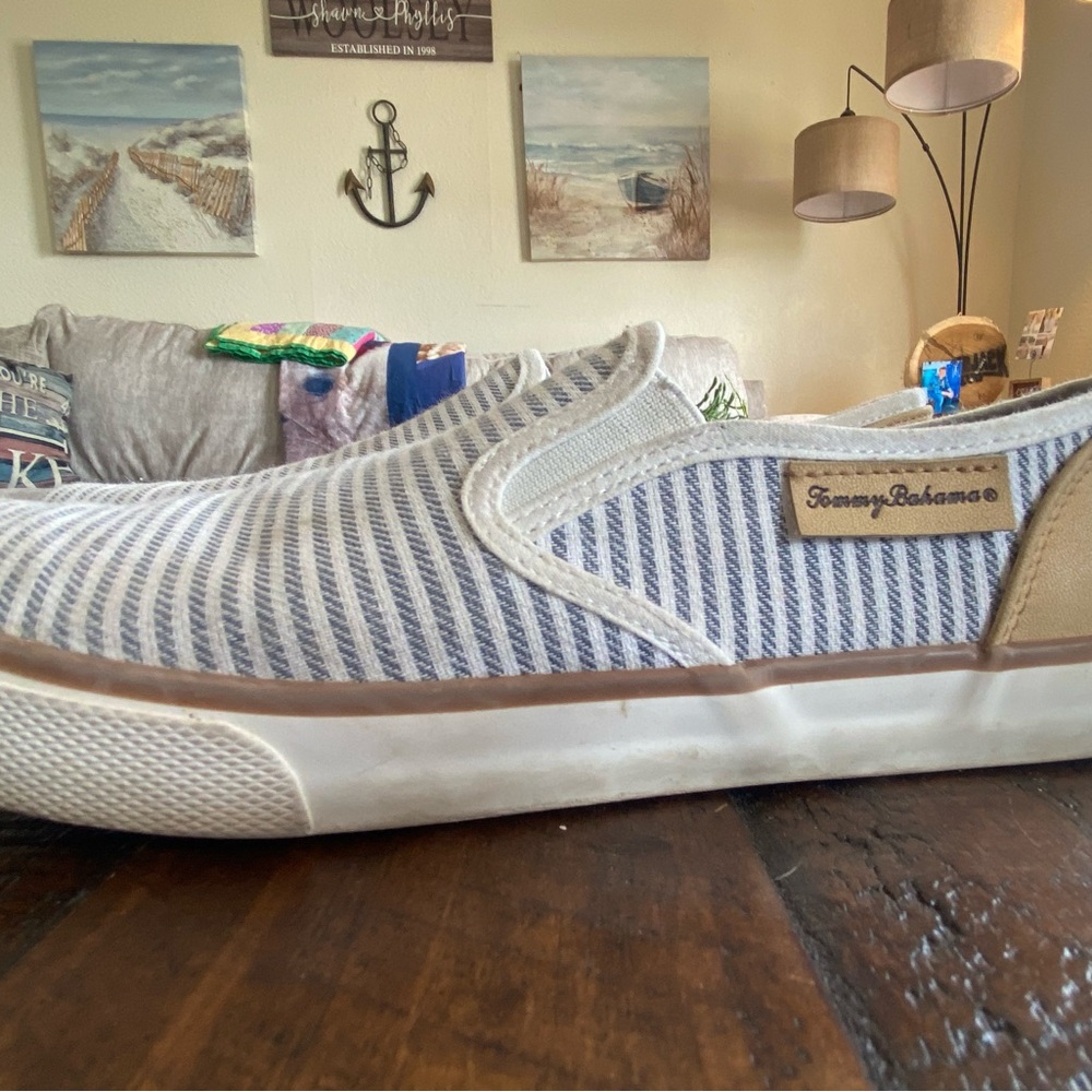 Shoes - Picture 2 of 3